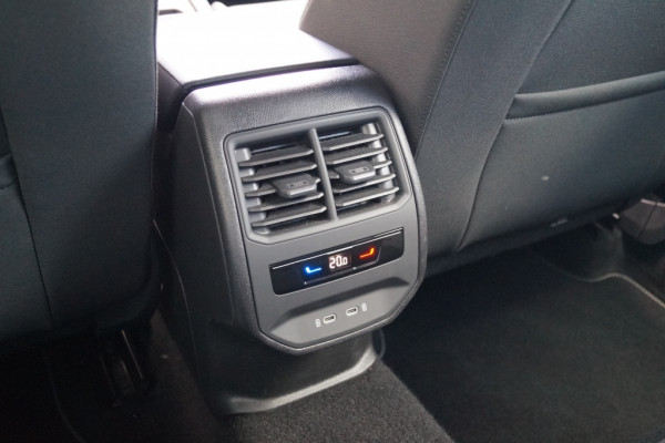 Seat Leon 1.0 TSI 110pk Style -NAVI-ECC-LED-PDC-