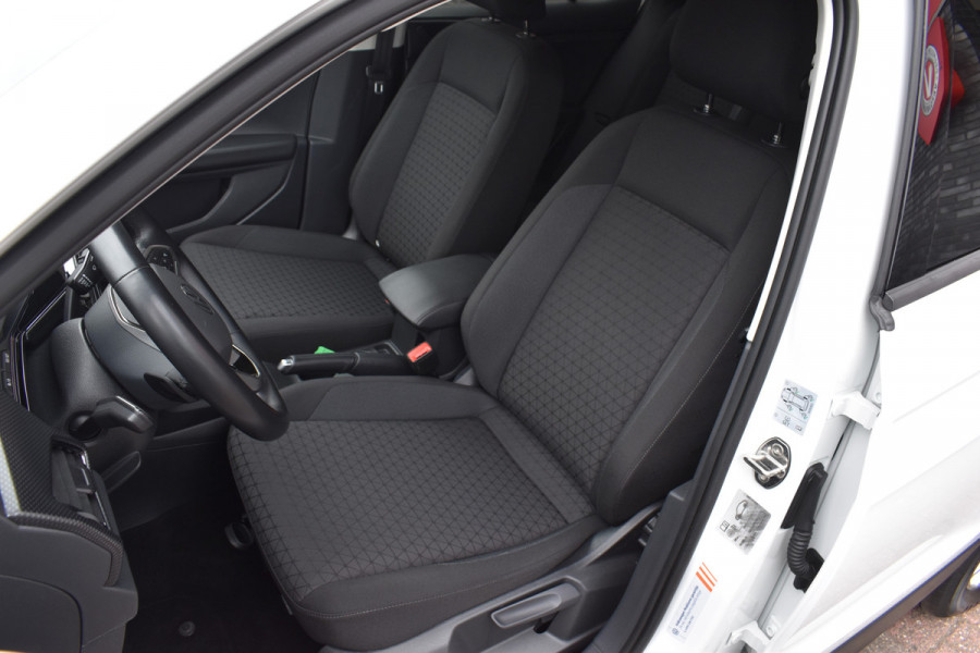 Volkswagen T-Cross 1.0 TSI Life Keyless/apple carplay/Stoelverwarming