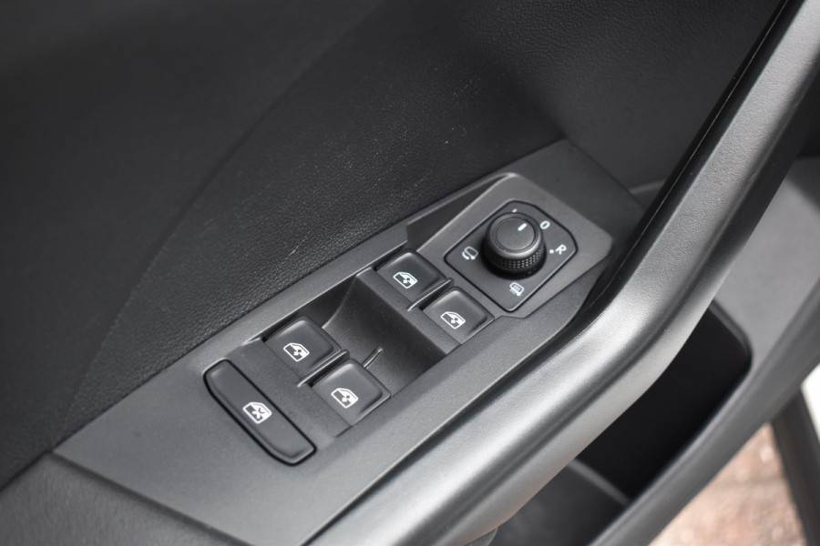 Volkswagen T-Cross 1.0 TSI Life Keyless/apple carplay/Stoelverwarming