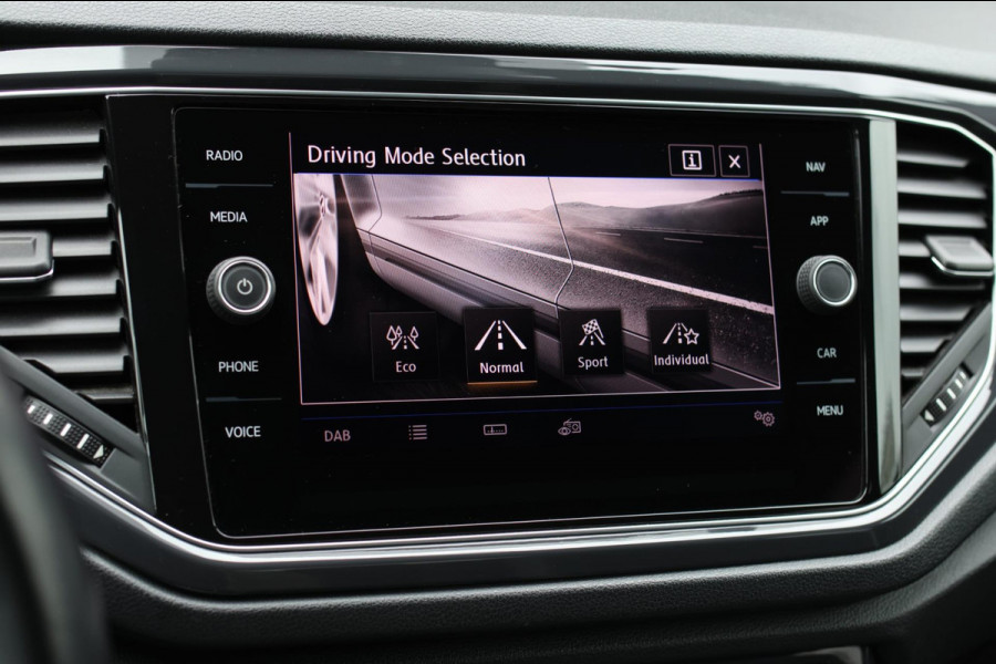 Volkswagen T-Roc 1.5 TSI Sport *Virtual*Led*DSG*Trekhaak*1e Eigenaar*