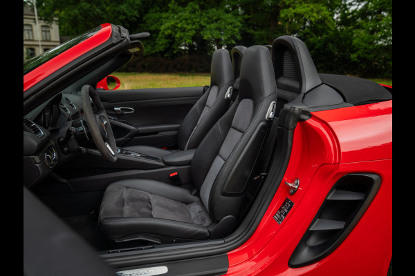 Porsche 718 Boxster 2.0 | PDLS | Sportuitlaat | Indisch Rood | GT-sportstuur