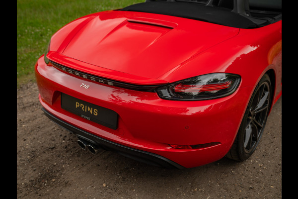 Porsche 718 Boxster 2.0 | PDLS | Sportuitlaat | Indisch Rood | GT-sportstuur