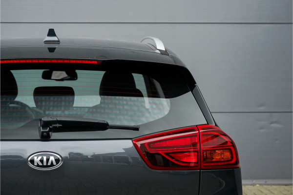 Kia Niro 1.6 GDi Hybrid DynamicLine Navi Camera ECC