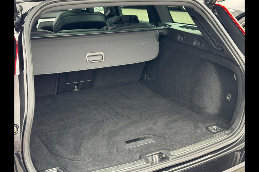 Volvo V60 2.0 B3 R-Design NL AUTO | CAMERA | PANO |