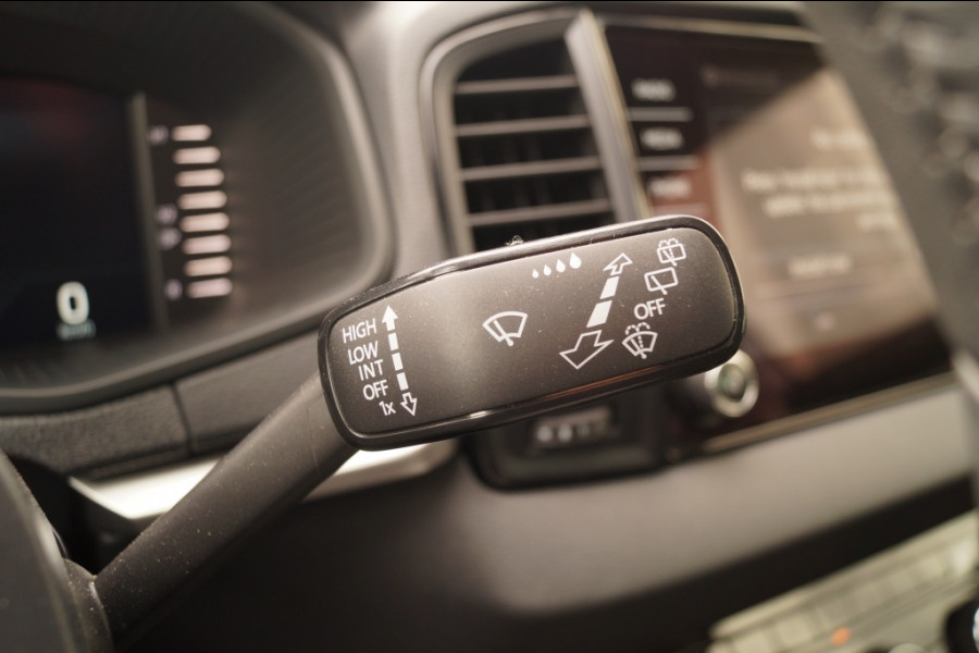 Škoda Karoq 1.5 TSI 150pk DSG Business Edition -LED-ECC-CAM-NAVI-