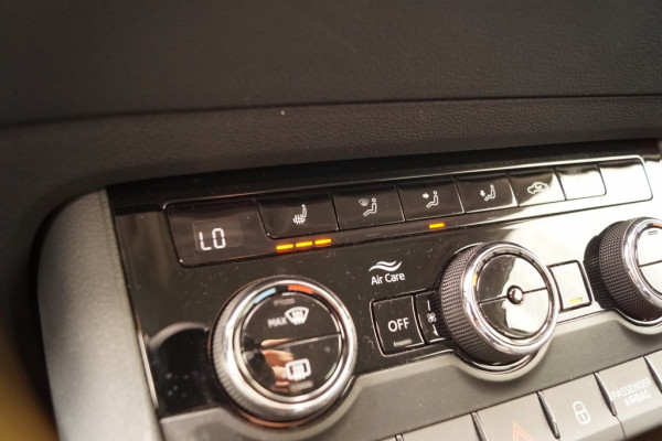 Škoda Karoq 1.5 TSI 150pk DSG Business Edition -LED-ECC-CAM-NAVI-