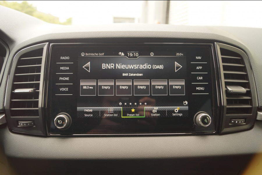 Škoda Karoq 1.5 TSI 150pk DSG Business Edition -LED-ECC-CAM-NAVI-