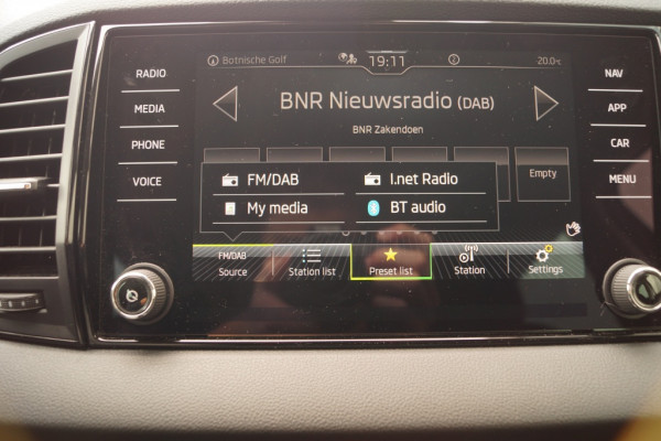Škoda Karoq 1.5 TSI 150pk DSG Business Edition -LED-ECC-CAM-NAVI-