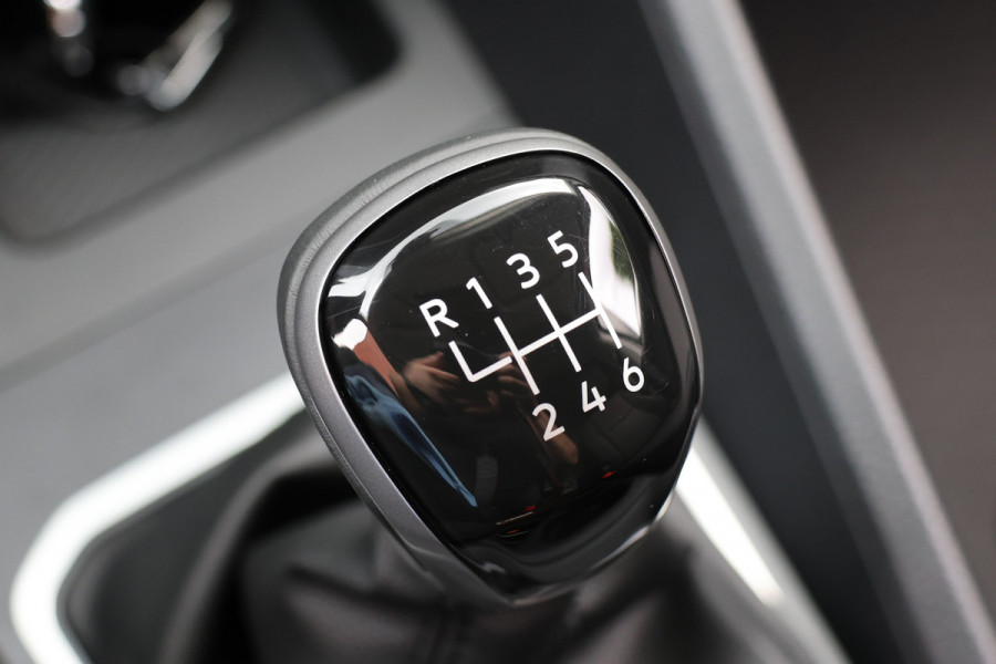 Volkswagen Caddy Cargo Maxi 2.0 TDI R-Line | LED | Camera | CarPlay | Lane Assist | Virtual Cockpit | Cruise control | DAB | Trekhaak | Keyless Go | Fabrieksgarantie