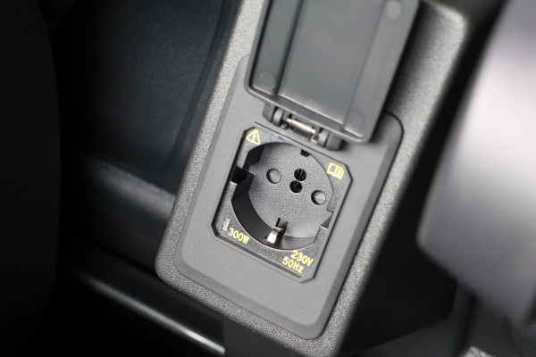 Volkswagen Caddy Cargo Maxi 2.0 TDI R-Line | LED | Camera | CarPlay | Lane Assist | Virtual Cockpit | Cruise control | DAB | Trekhaak | Keyless Go | Fabrieksgarantie