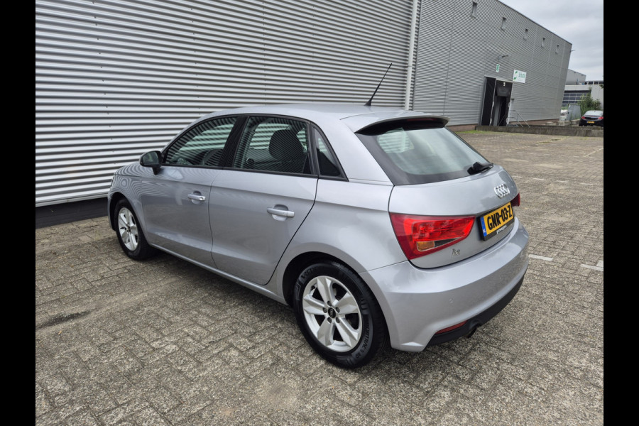 Audi A1 SPORTBACK 1.0 TFSI ,airco,navigatie,parkeersensoren, 5Deurs,