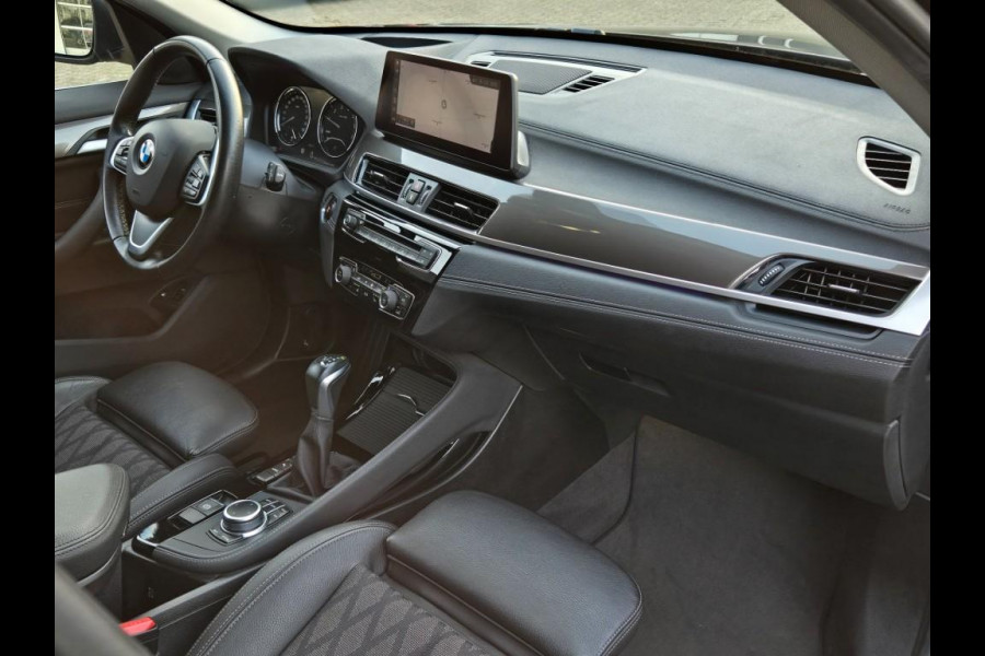 BMW X1 XDRIVE25E X LINE I SPORTSTOELEN I TREKHAAK I HEAD