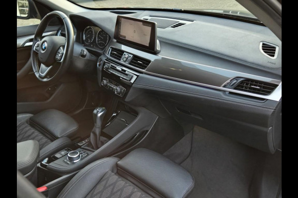 BMW X1 XDRIVE25E X LINE I SPORTSTOELEN I TREKHAAK I HEAD