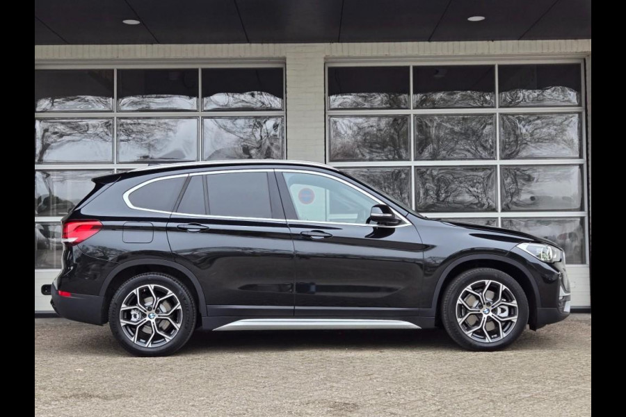 BMW X1 XDRIVE25E X LINE I SPORTSTOELEN I TREKHAAK I HEAD