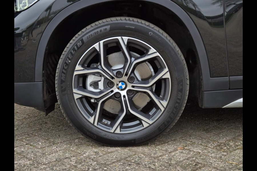 BMW X1 XDRIVE25E X LINE I SPORTSTOELEN I TREKHAAK I HEAD
