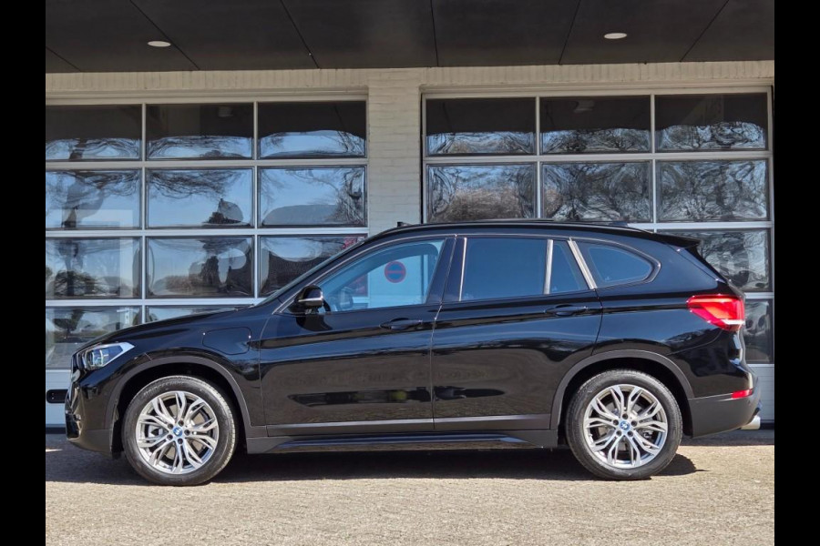 BMW X1 XDRIVE25E SPORTLINE I PANORAMA I SPORTSTOELEN I