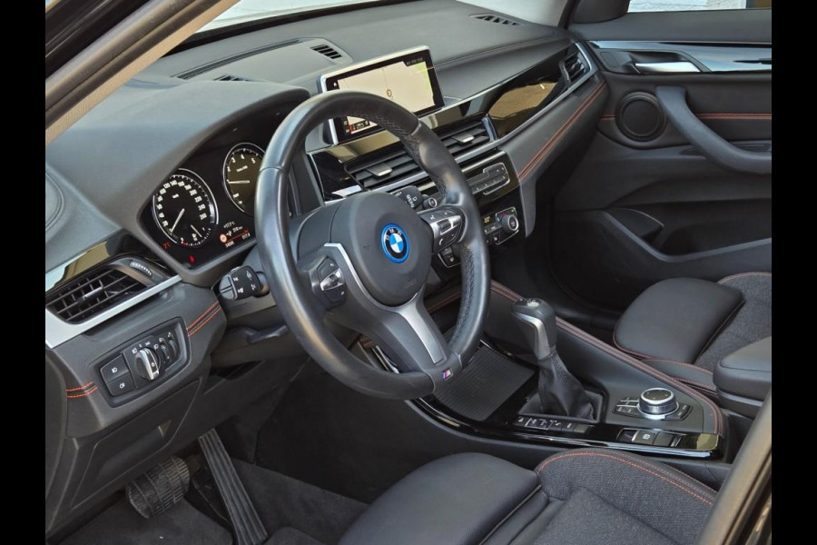 BMW X1 XDRIVE25E SPORTLINE I PANORAMA I SPORTSTOELEN I