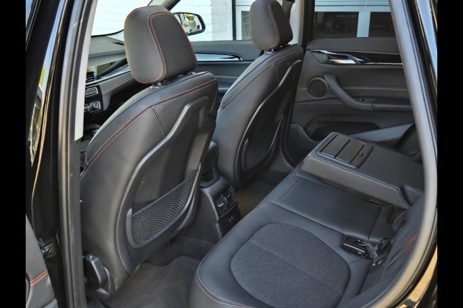 BMW X1 XDRIVE25E SPORTLINE I PANORAMA I SPORTSTOELEN I