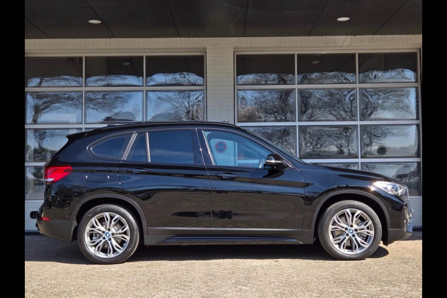 BMW X1 XDRIVE25E SPORTLINE I PANORAMA I SPORTSTOELEN I
