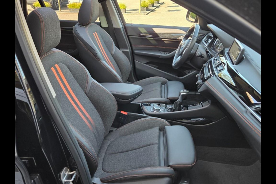 BMW X1 XDRIVE25E SPORTLINE I PANORAMA I SPORTSTOELEN I