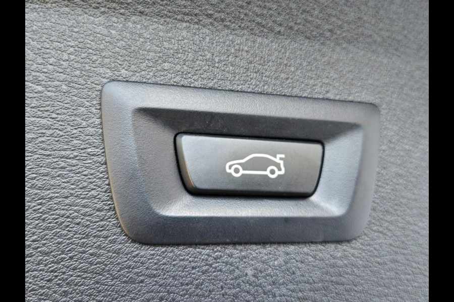 BMW X1 XDRIVE25E SPORTLINE I PANORAMA I SPORTSTOELEN I