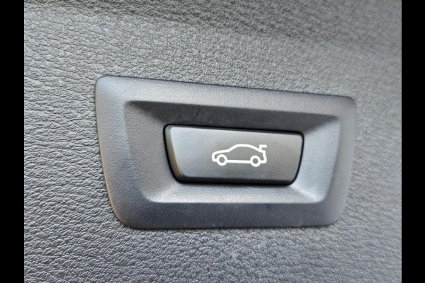 BMW X1 XDRIVE25E SPORTLINE I PANORAMA I SPORTSTOELEN I