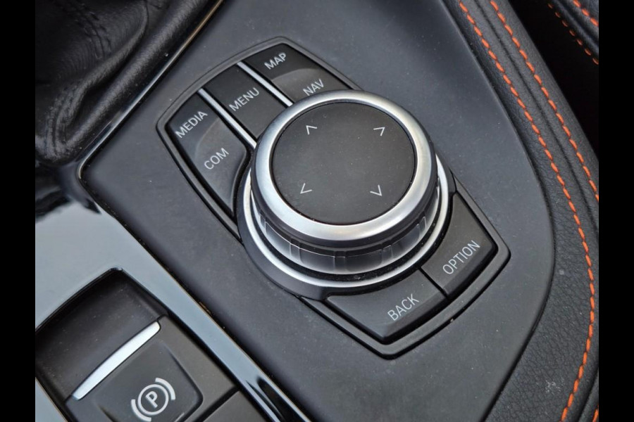 BMW X1 XDRIVE25E SPORTLINE I PANORAMA I SPORTSTOELEN I