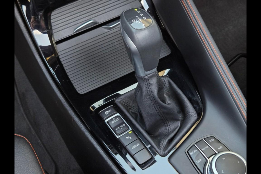 BMW X1 XDRIVE25E SPORTLINE I PANORAMA I SPORTSTOELEN I