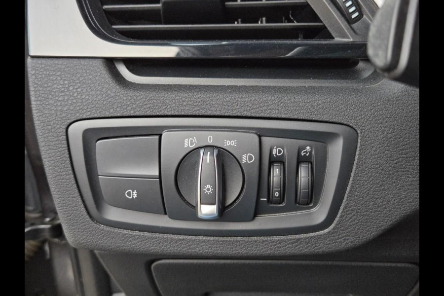BMW X1 XDRIVE25E I PANORAMA I SPORTSTOELEN I KEYLESS I