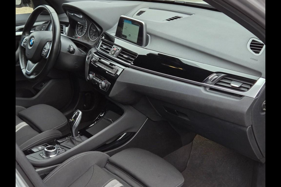 BMW X1 SDRIVE18I SPORTLINE I SPORTSTOELEN I CAMERA I 18