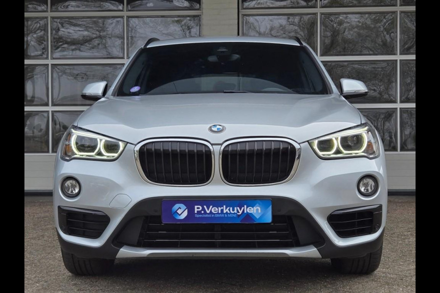BMW X1 SDRIVE18I SPORTLINE I SPORTSTOELEN I CAMERA I 18
