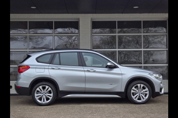 BMW X1 SDRIVE18I SPORTLINE I SPORTSTOELEN I CAMERA I 18