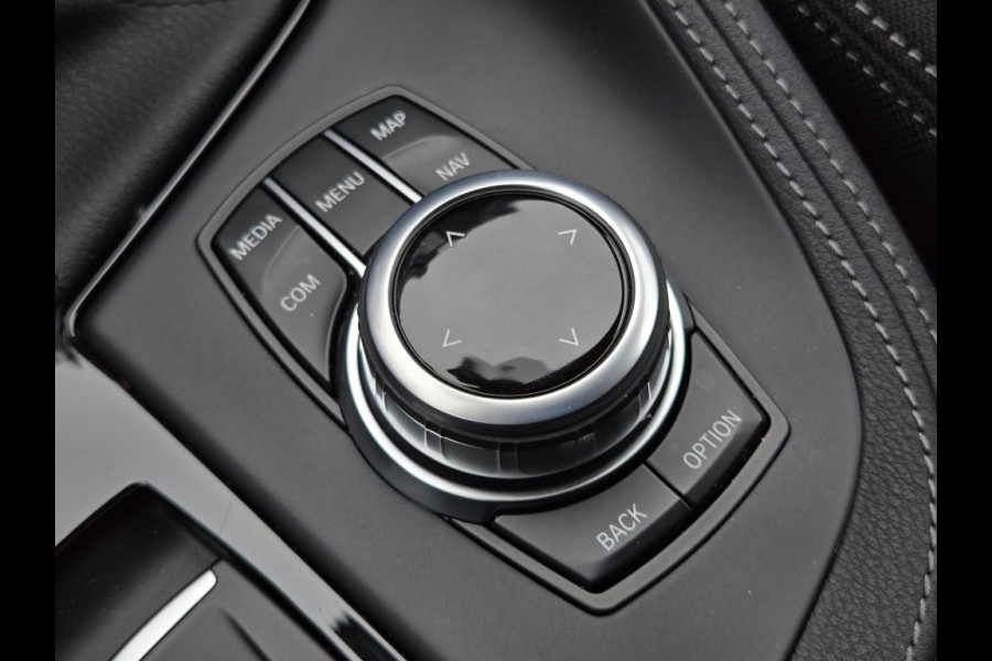 BMW X1 SDRIVE18I SPORTLINE I SPORTSTOELEN I CAMERA I 18