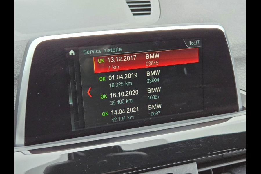 BMW X1 SDRIVE18I SPORTLINE I SPORTSTOELEN I CAMERA I 18