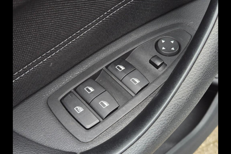 BMW X1 SDRIVE18I SPORTLINE I SPORTSTOELEN I CAMERA I 18