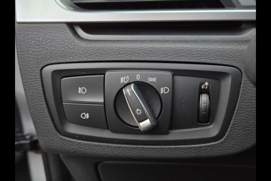 BMW X1 SDRIVE18I SPORTLINE I SPORTSTOELEN I CAMERA I 18