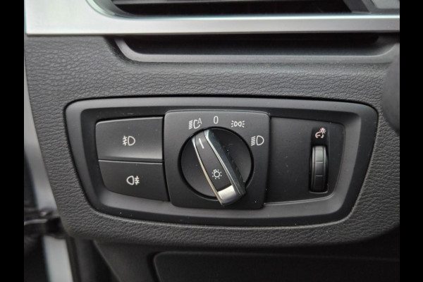 BMW X1 SDRIVE18I SPORTLINE I SPORTSTOELEN I CAMERA I 18