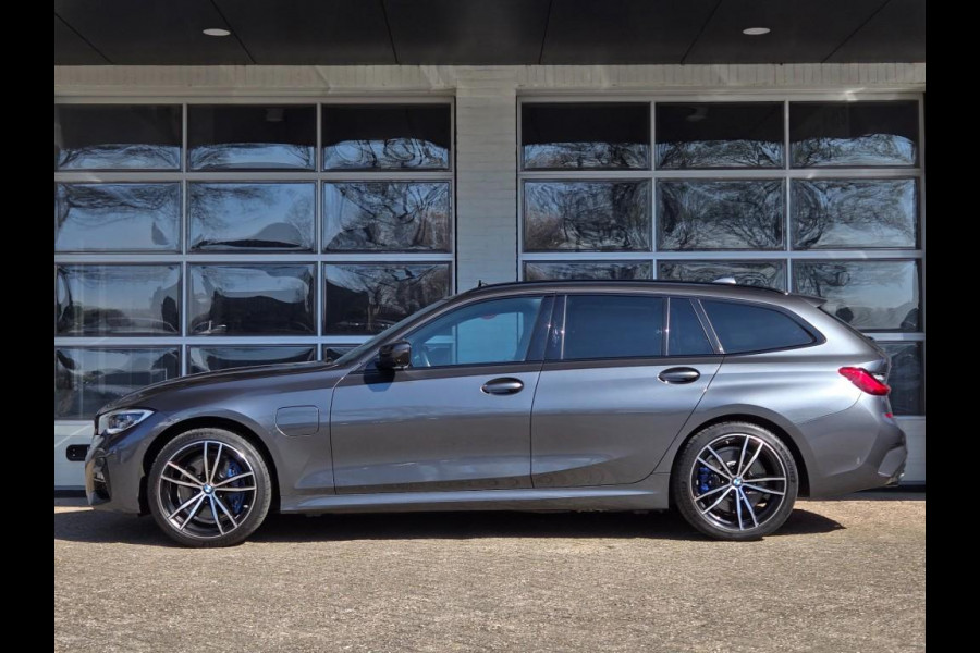 BMW 3-serie 330E XDR. M SPORT I LASER I PANORAMA I MEMORY