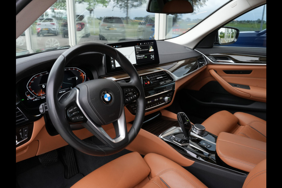 BMW 5 Serie Touring 520i Business Edition Plus | Laserlicht | DAB | Comfortstoelen | Camera