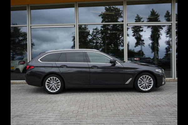 BMW 5 Serie Touring 520i Business Edition Plus | Laserlicht | DAB | Comfortstoelen | Camera