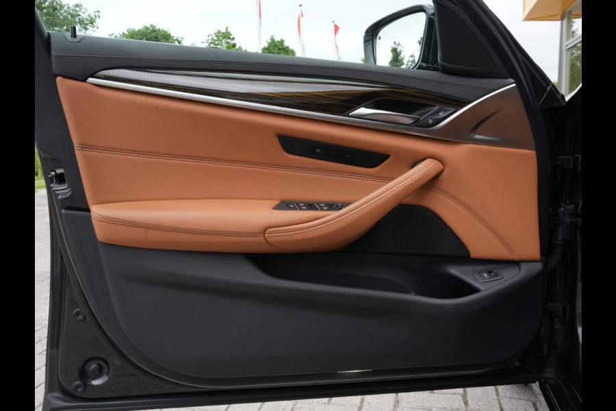BMW 5 Serie Touring 520i Business Edition Plus | Laserlicht | DAB | Comfortstoelen | Camera