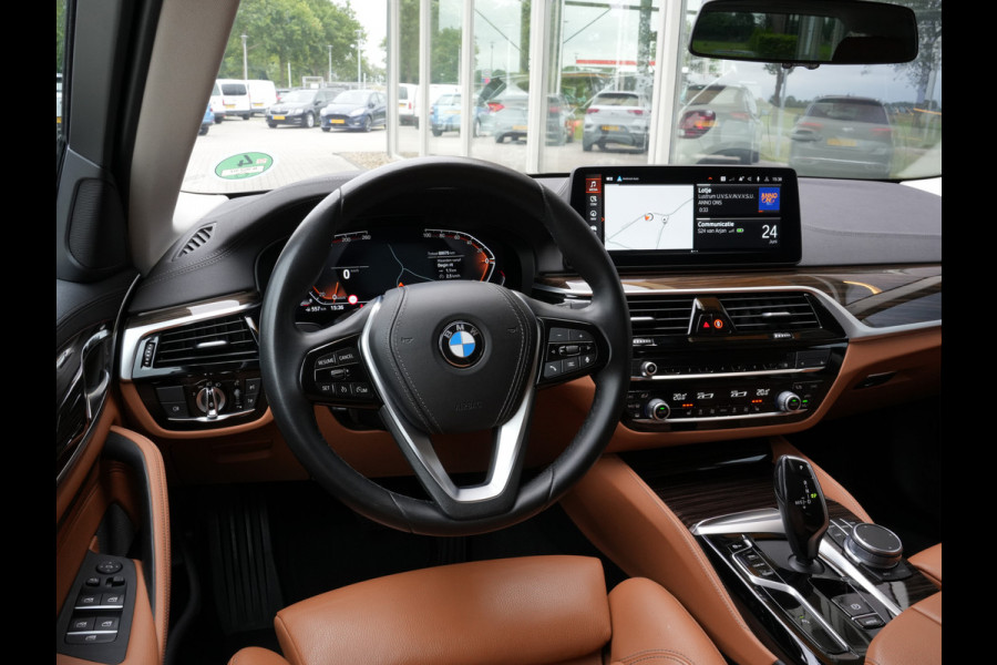 BMW 5 Serie Touring 520i Business Edition Plus | Laserlicht | DAB | Comfortstoelen | Camera
