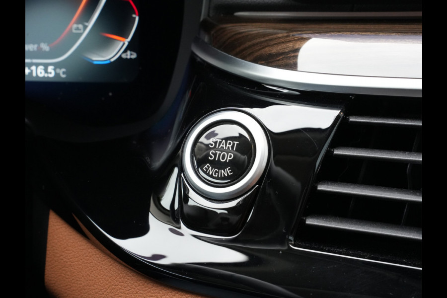 BMW 5 Serie Touring 520i Business Edition Plus | Laserlicht | DAB | Comfortstoelen | Camera