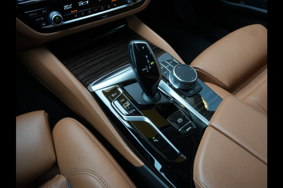BMW 5 Serie Touring 520i Business Edition Plus | Laserlicht | DAB | Comfortstoelen | Camera