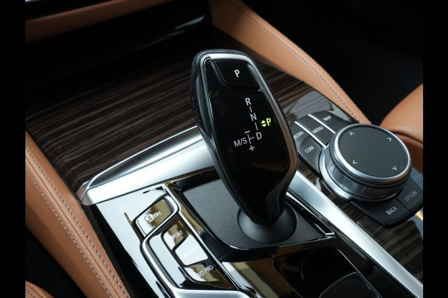 BMW 5 Serie Touring 520i Business Edition Plus | Laserlicht | DAB | Comfortstoelen | Camera
