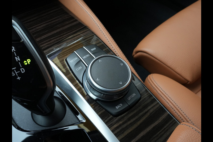 BMW 5 Serie Touring 520i Business Edition Plus | Laserlicht | DAB | Comfortstoelen | Camera