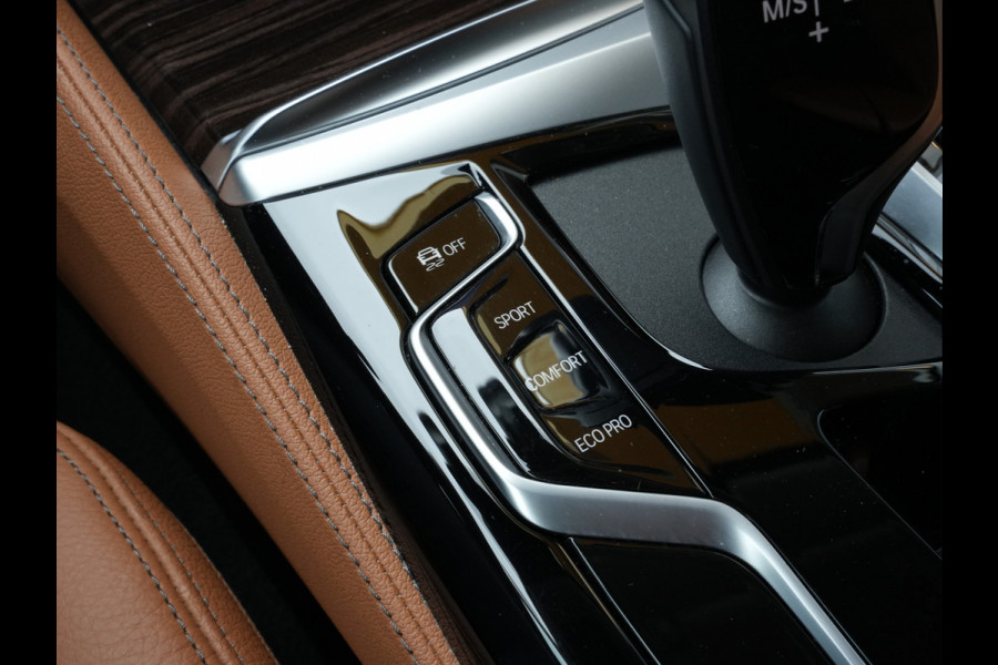 BMW 5 Serie Touring 520i Business Edition Plus | Laserlicht | DAB | Comfortstoelen | Camera