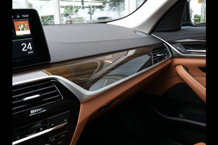 BMW 5 Serie Touring 520i Business Edition Plus | Laserlicht | DAB | Comfortstoelen | Camera