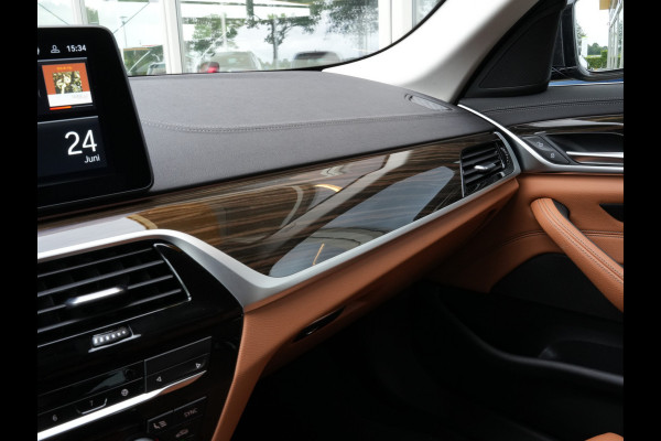 BMW 5 Serie Touring 520i Business Edition Plus | Laserlicht | DAB | Comfortstoelen | Camera