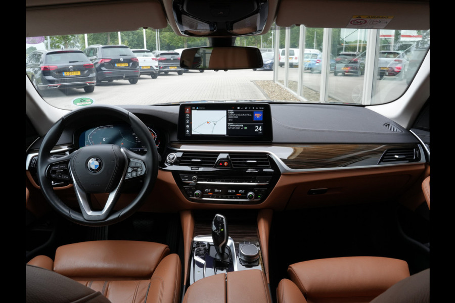 BMW 5 Serie Touring 520i Business Edition Plus | Laserlicht | DAB | Comfortstoelen | Camera
